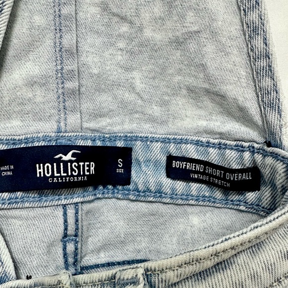 Hollister Boyfriend Short Overalls – Distressed Light Wash – Size S - Picture 2 of 12